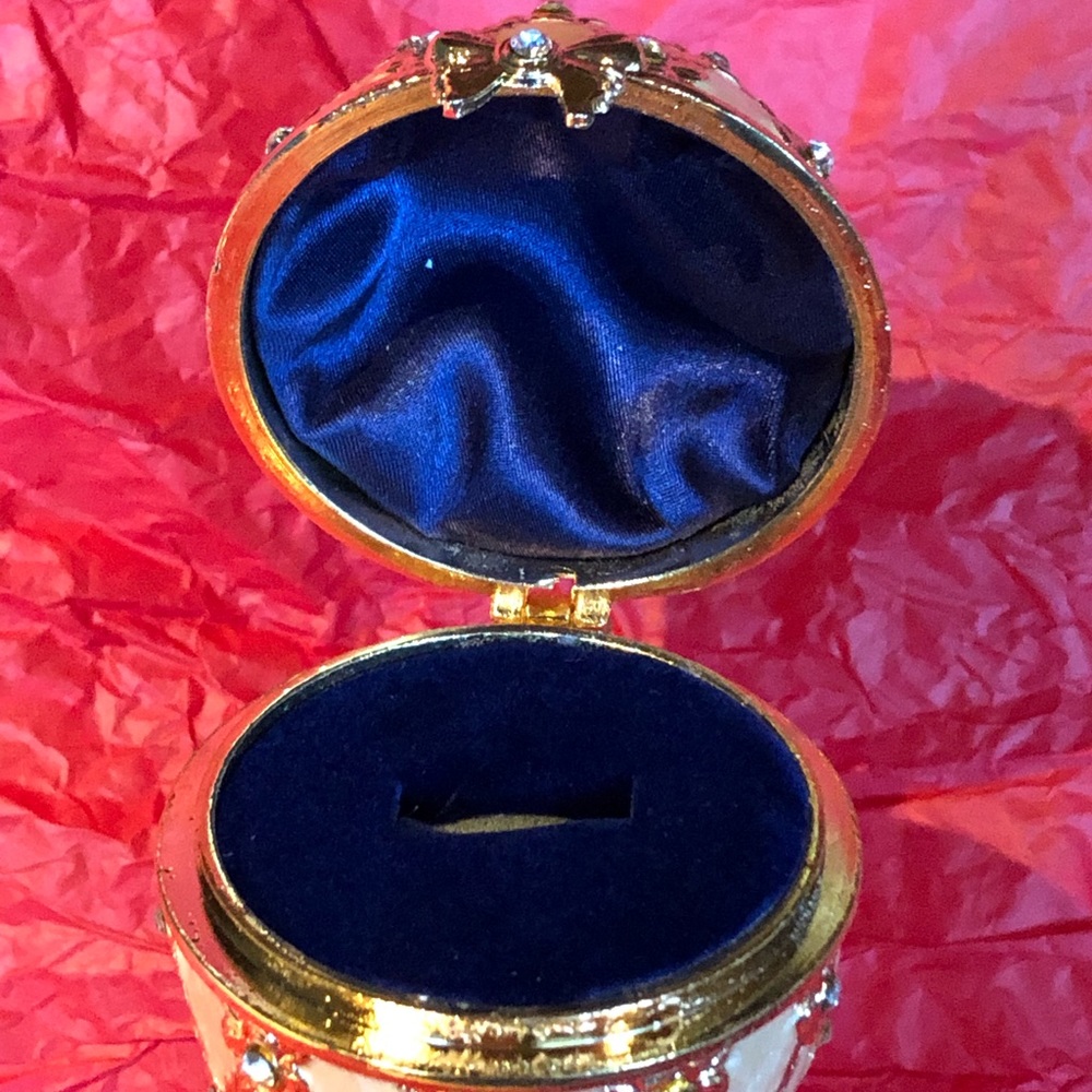 Crystallized Fabrage Egg Ring Box - image 4
